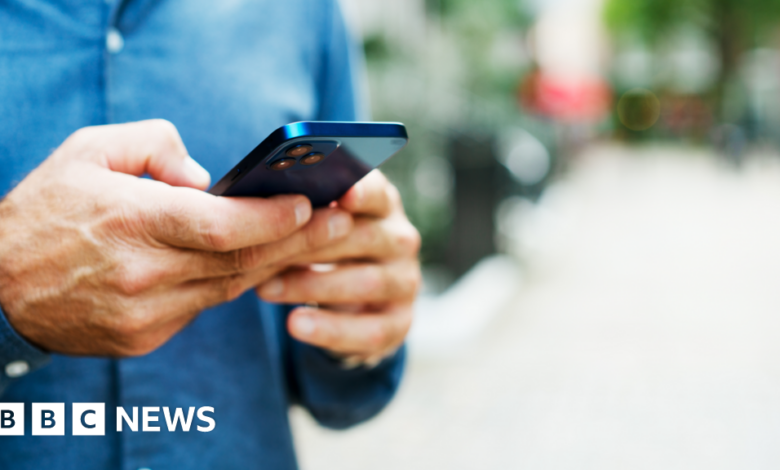 Starmer considering new digital ID scheme to tackle illegal working